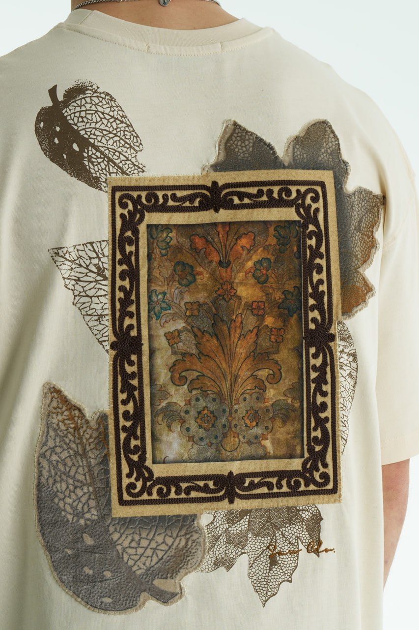 Baroque Çerçeve Çiçek Nakış Oversize T-Shirt (Krem) — arka