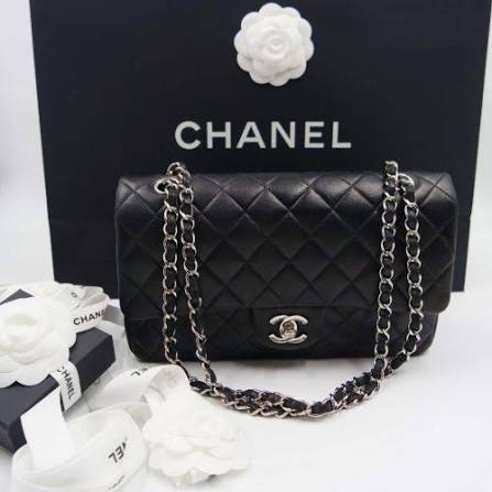 Chanel Classic Flap Medium · Black