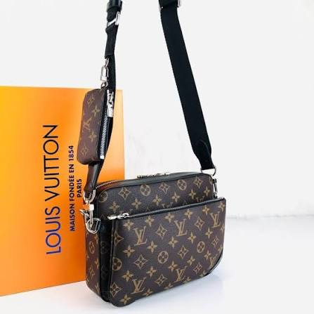 Louis Vuitton Trio Pochette · Monogram