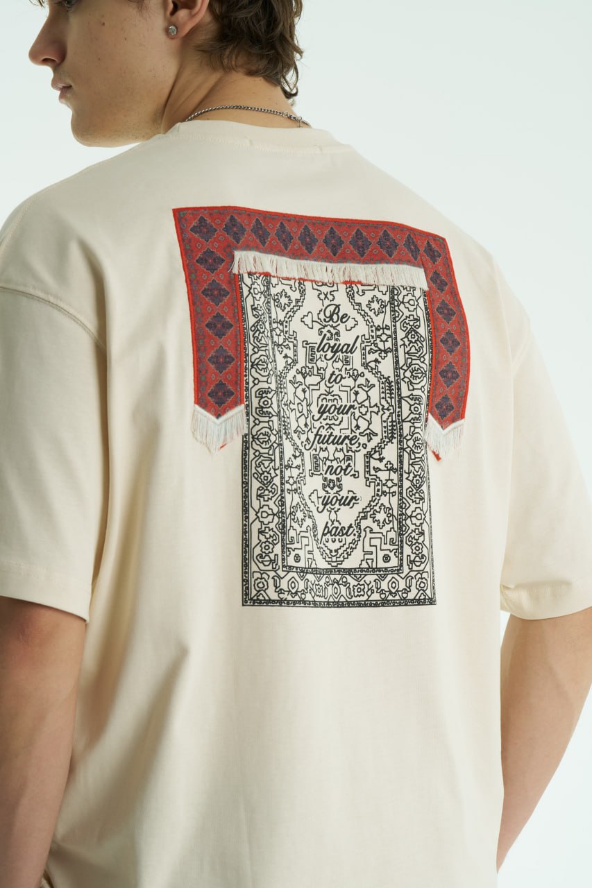 Be Loyal Halı Baskı Oversize T-Shirt — arka