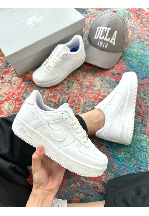 Nike Air Force 1 beyaz sneaker
